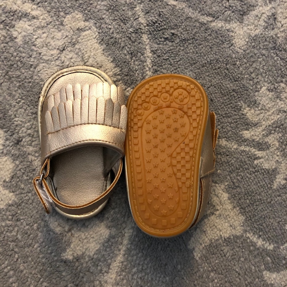 Size 4 little girl sandals.